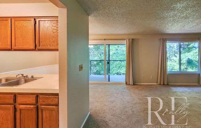 Upstairs Condo at The Narrows – Pool, Clubhouse & Woodland Views!