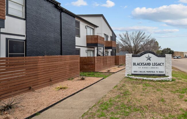 2 beds, 1 bath, 815 sqft, $1,399, Unit 306 B