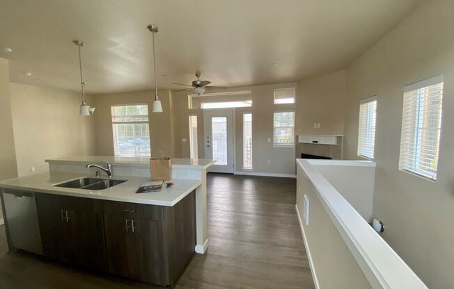 1 bed, 1 bath, $1,995, Unit 4878-102