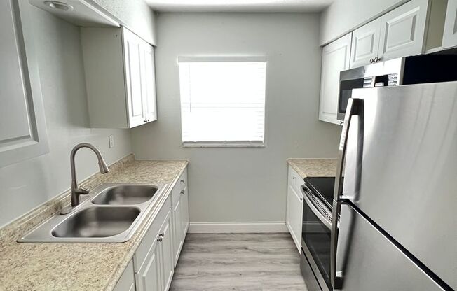 2 beds, 1.5 baths, 800 sqft, $1,795, Unit 124