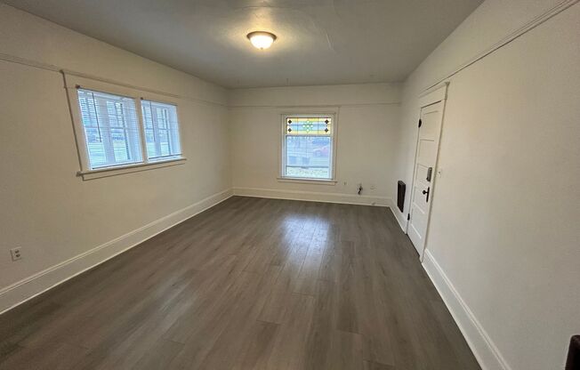 1 bed, 1 bath, 600 sqft, $895, Unit 1