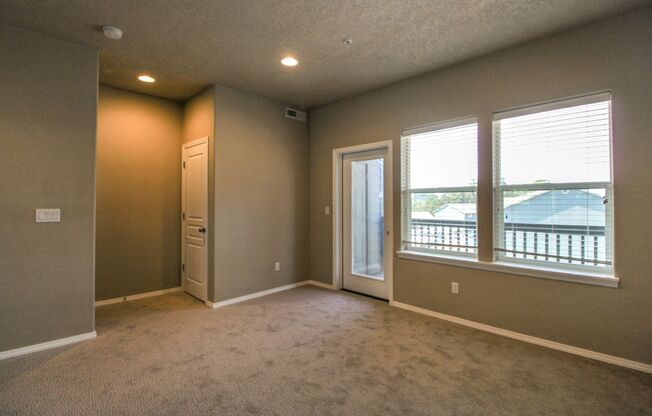RENT SPECIAL: $500 Off First Full Month's Rent With One Year Lease!~ Madras 1951