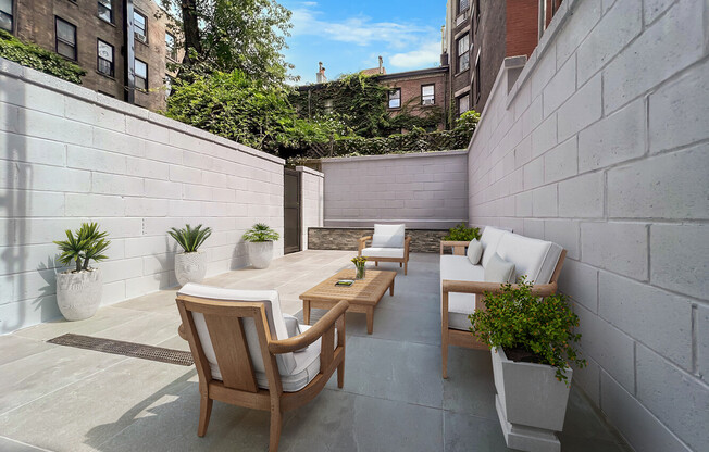149 E 81 ST