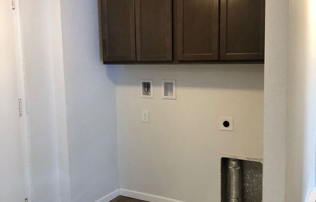 2 beds, 1 bath, 900 sqft, $650, Unit Unit #15