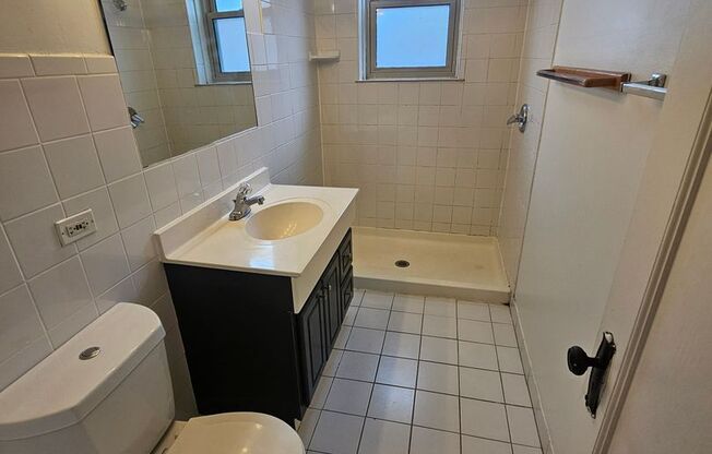2 beds, 1 bath, 750 sqft, $2,155, Unit 2247-53-3E