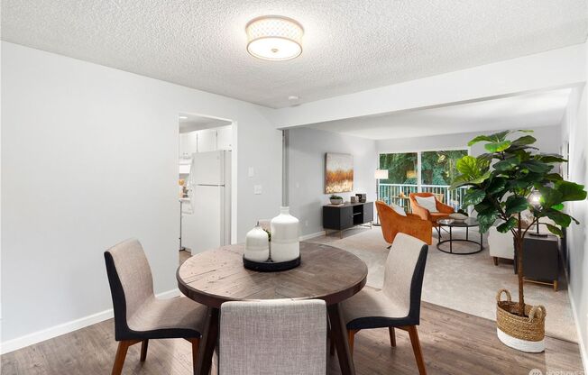 2 beds, 2 baths, $2,095, Unit #1106