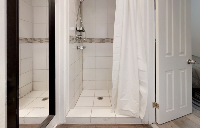 647 W. 18th Street - 109