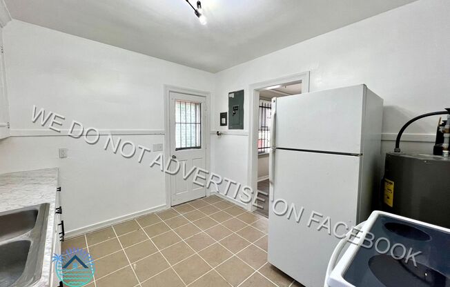 Lovely 2 bedroom / 1 bathroom home now available for rent!