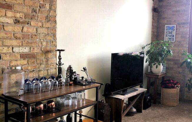 2 beds, 1 bath, 864 sqft, $1,800, Unit 312