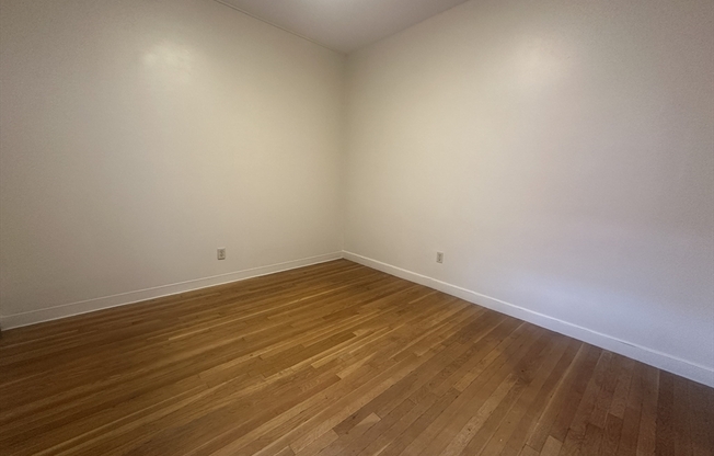 1 bed, 1 bath, 500 sqft, $2,300, Unit 42