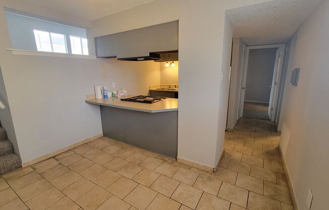 2 beds, 1.5 baths, 954 sqft, $975, Unit 706