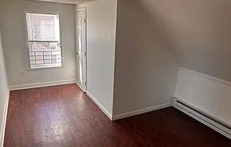 2 beds, 1 bath, 700 sqft, $2,300, Unit 3