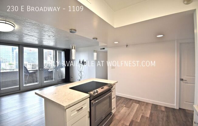 230 E Broadway Ave
