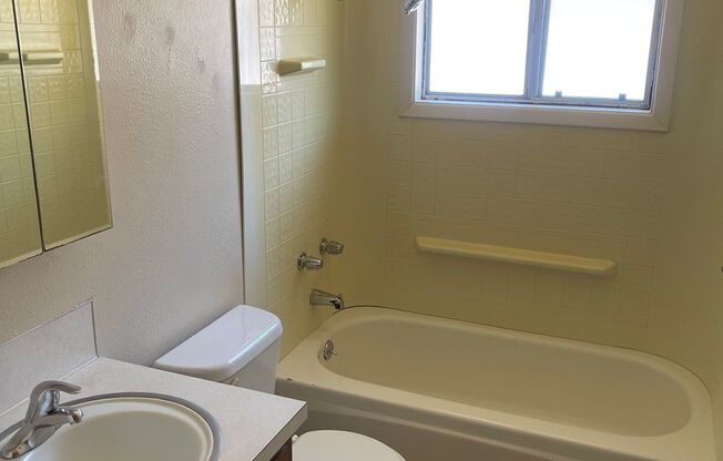 2 beds, 1 bath, $1,495