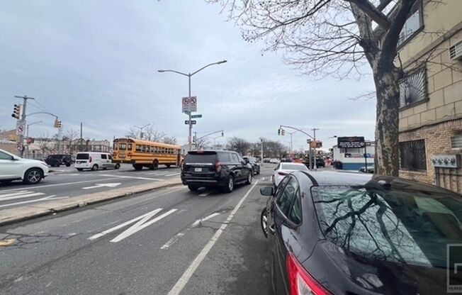 3 beds, 1 bath, $3,454, Unit 3