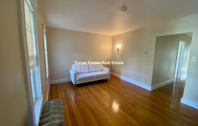 89 HILLSDALE RD