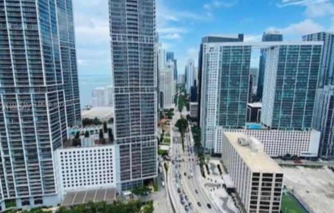 Breathtaking views from every corner of this 33rd-floor unit.Highly desirable 1-bedroom, 1.5-bath residence in Downtown’s most iconic building.