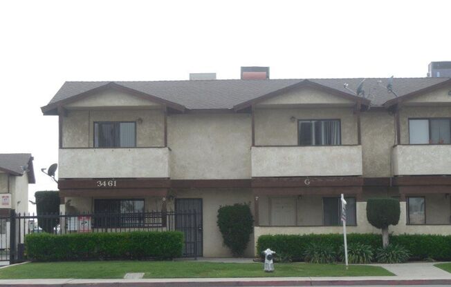 3461 S Chester Avenue