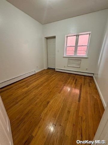 3 beds, 1 bath, $3,000, Unit 2