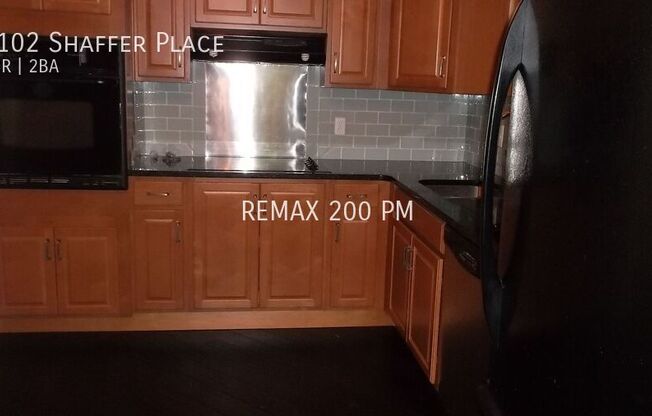2102 SHAFFER PL