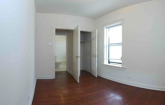 4837 51 N ALBANY AVE