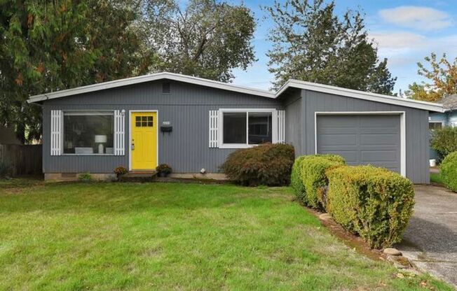 Adorable Woodstock 3 bedroom available for long term lease July 1st!