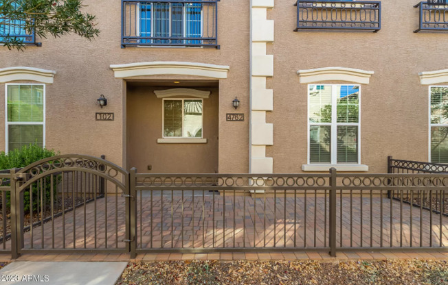 4762 E PORTOLA VLY DR
