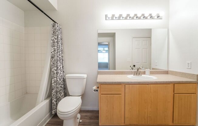 2 beds, 2 baths, $1,350, Unit UNIT 2099