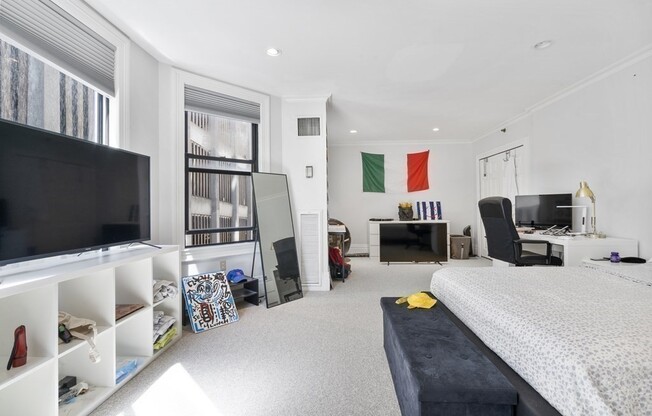 2 beds, 1.5 baths, 1,221 sqft, $4,950, Unit 205