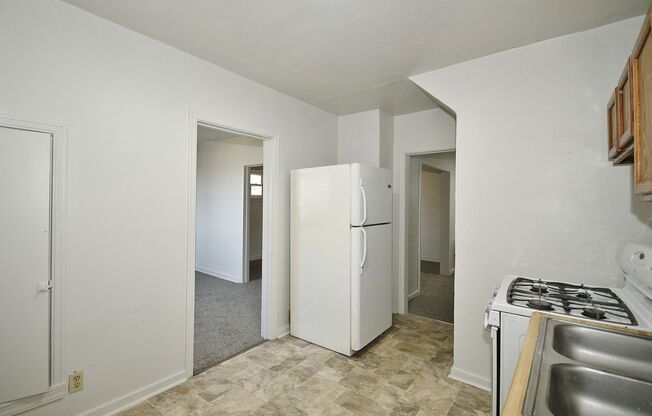 2 beds, 1 bath, 750 sqft, $1,000, Unit 2939 Freeland Street