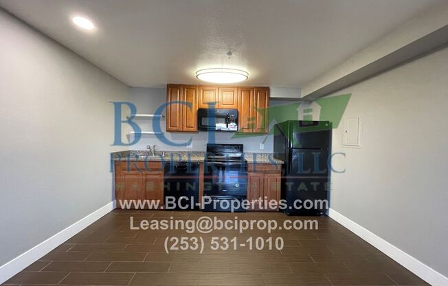 1 bed, 1 bath, 650 sqft, $1,075, Unit Azul Apartments- #164
