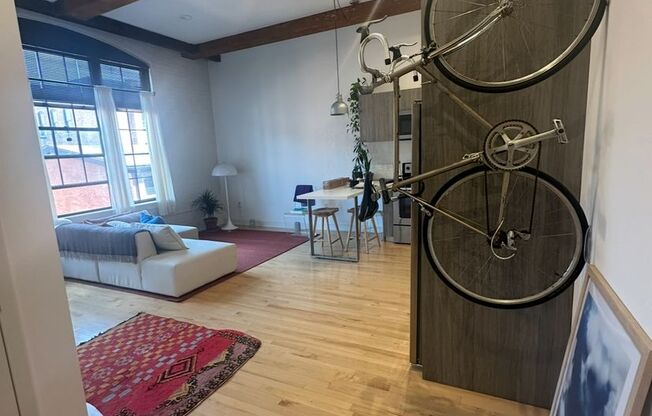 1 bed, 1 bath, 650 sqft, $1,800, Unit 304