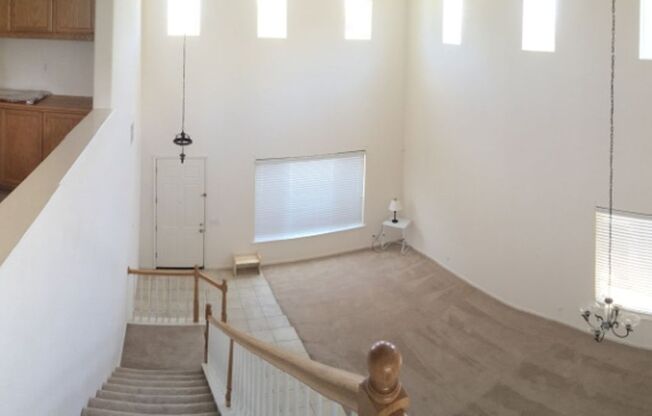 REDUCED!  BEAUTIFUL TWO STORY 5 BEDROOM 3 BATH MERCED HOME FOR RENT!