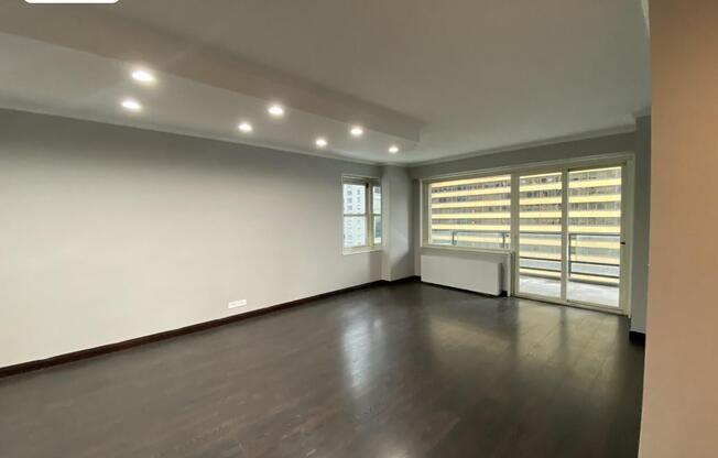 1 bed, 1.5 baths, 974 sqft, $5,000, Unit 22B