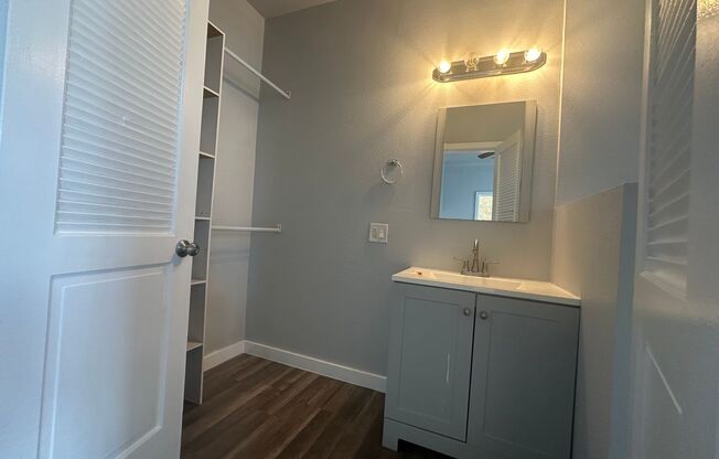 Studio, 1 bath, 425 sqft, $1,316, Unit 07