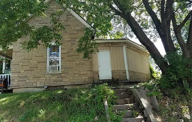 6501 Roberts St.