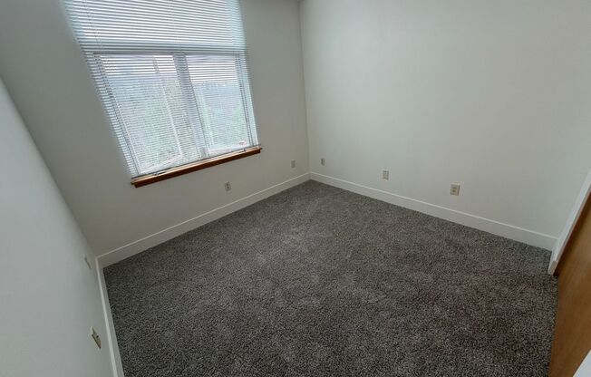 2 beds, 1 bath, 915 sqft, $2,175, Unit 414