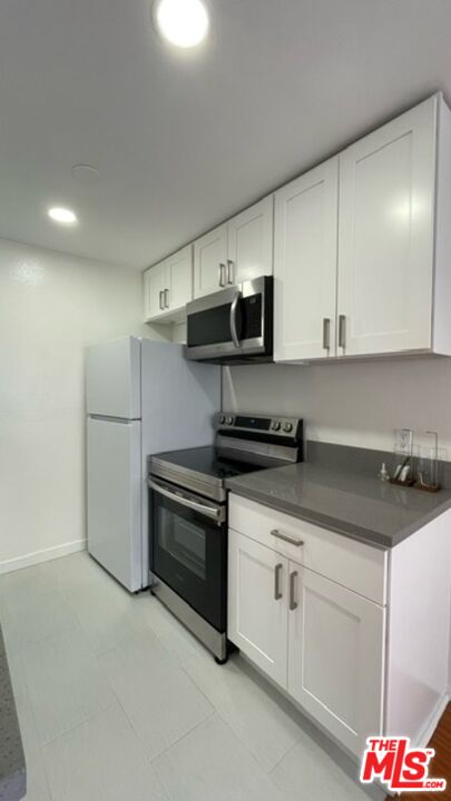 1 bed, 1 bath, 566 sqft, $2,100, Unit 352