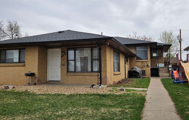 1134-1138 N Akron St