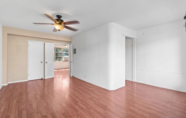 Available now! 1BD/1BA/1PKG at Hawaiiana Gardens in Waikiki.