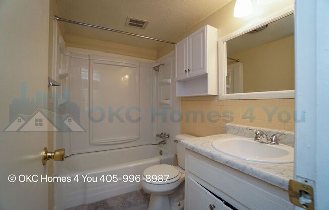 3 beds, 1.5 baths, $1,025