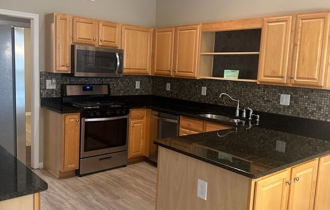 4 Bedroom home in Gainesville!