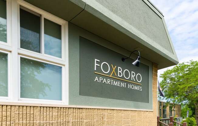 Entrance at Foxboro Apartments, Illinois, 60090