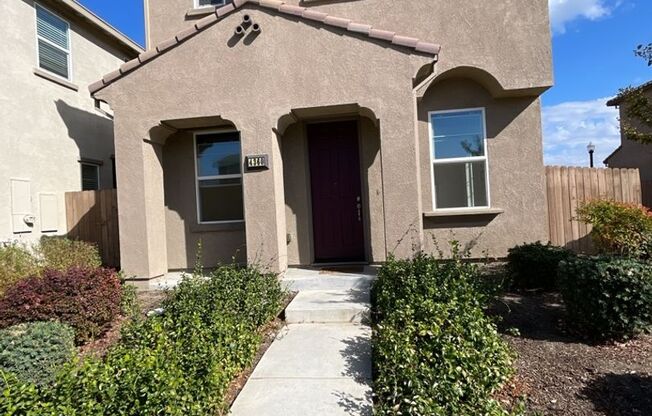 NATOMAS 3 bd/2.5 Bath Home AVAILABLE NOW