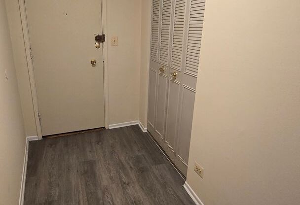 1 bed, 1 bath, 700 sqft, $1,770, Unit 426
