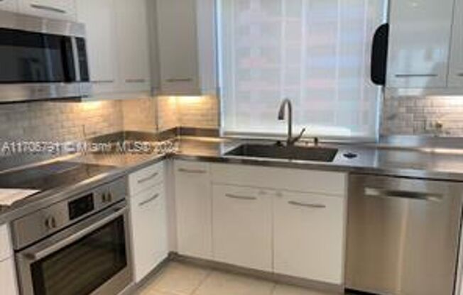 3 beds, 2 baths, 1,732 sqft, $7,000, Unit 1627 Brickell Ave # PH 29-04 (A11706791)