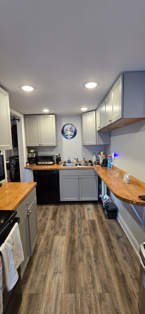 1 bed, 1 bath, $1,075, Unit # 204