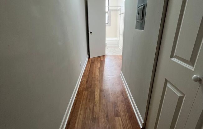 2 beds, 1 bath, 900 sqft, $1,195, Unit WL 306