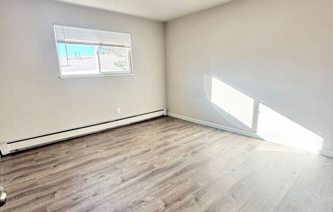 2 beds, 1 bath, 800 sqft, $1,100, Unit Unit 1