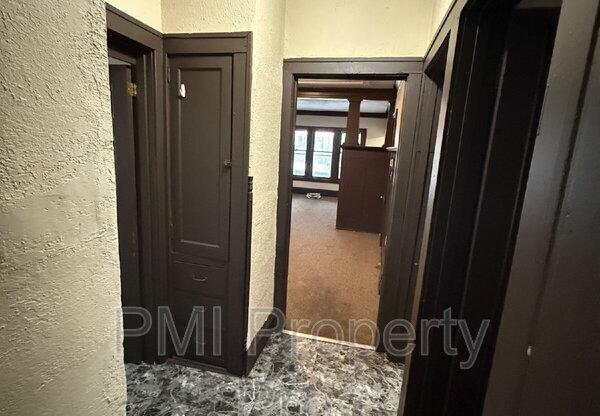 2320 N 44 ST